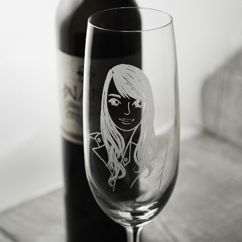 210cc【MSA 漫畫版肖像杯】(切口薄邊)Q版人物香檳杯 玻璃雕藝術 客製化 - 似顏繪/客製畫像 - 玻璃 灰色