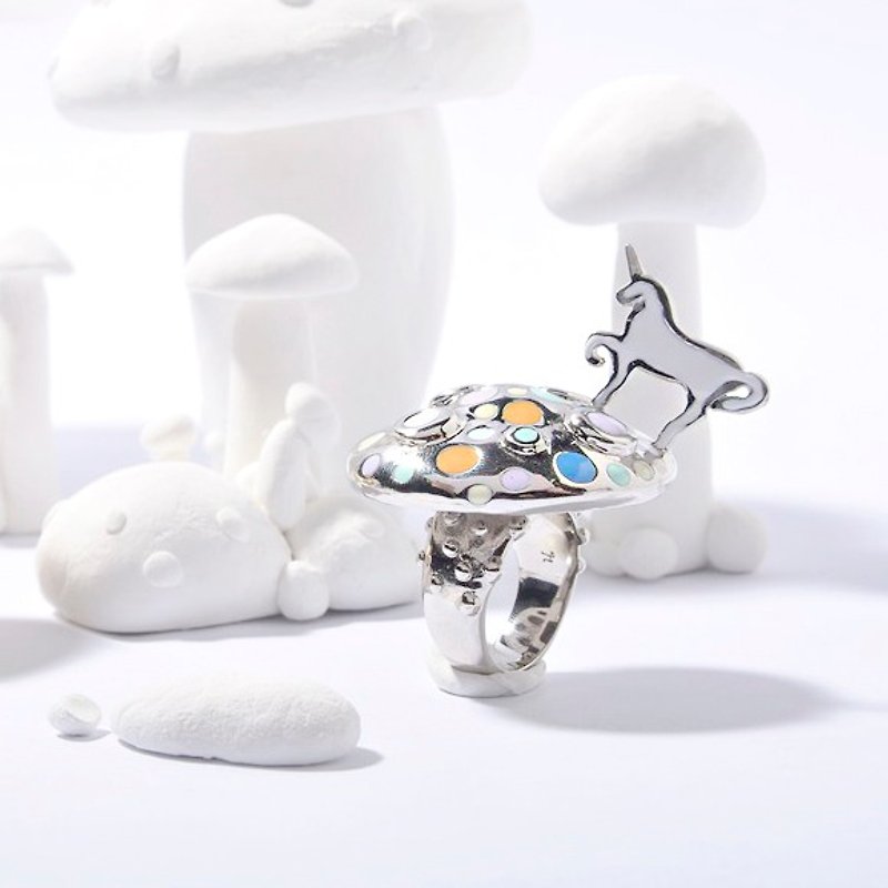Unicorn and The polka dot mushroom Ring, Silver plated, hand painted enamel - General Rings - Other Metals Multicolor
