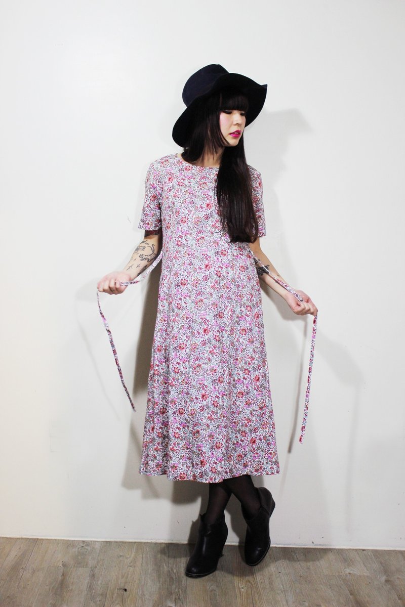 F557 (Vintage) pink floral cotton short-sleeved dress attached waist belt {vintage} - ชุดเดรส - วัสดุอื่นๆ ขาว