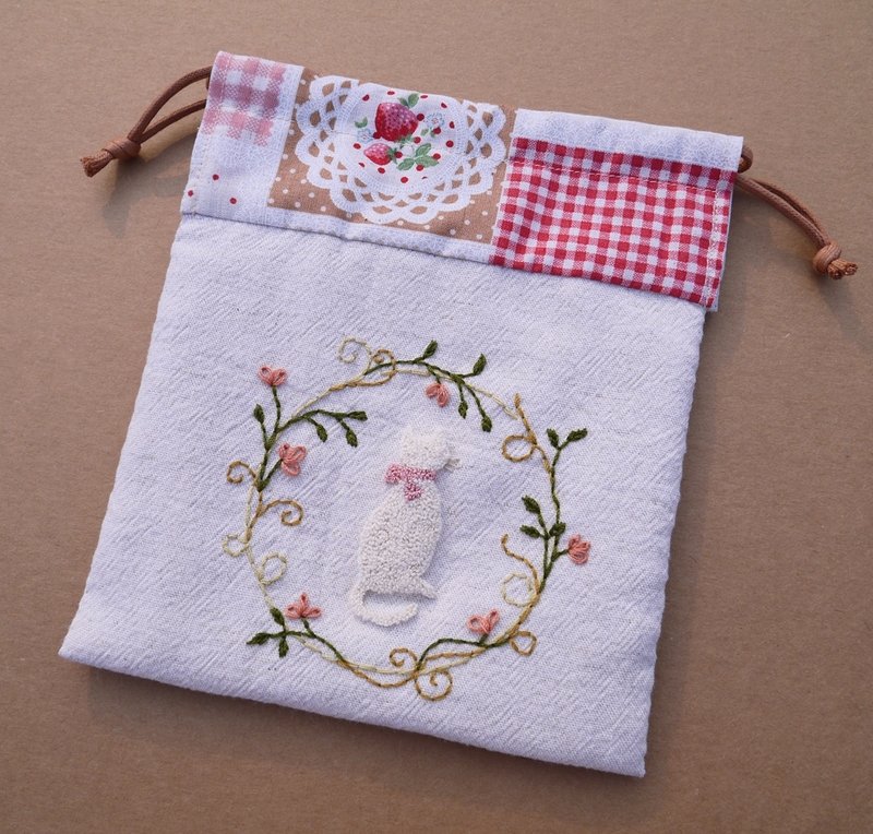 White garden Puff pouch - อื่นๆ - วัสดุอื่นๆ 