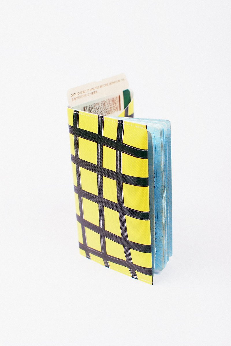 Xiao Huang is also very romantic. Passport case - Passport Holders & Cases - Paper Yellow