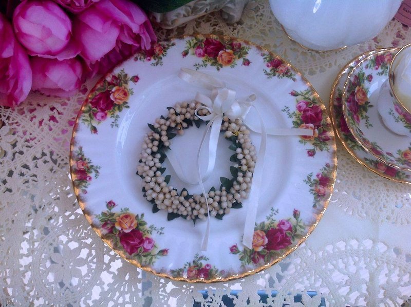英國骨瓷皇家阿爾巴特Royal Albert 22k鑲金鄉村玫瑰花大蛋糕盤 - 碟子/醬料碟 - 瓷 紅色