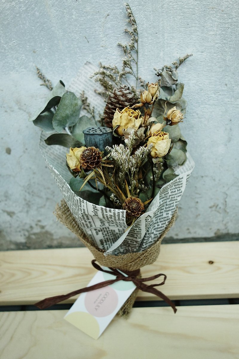 Autumn fairy tale. Classical wind dried bouquets (Yellow Rose) - จัดดอกไม้/ต้นไม้ - พืช/ดอกไม้ สีเหลือง