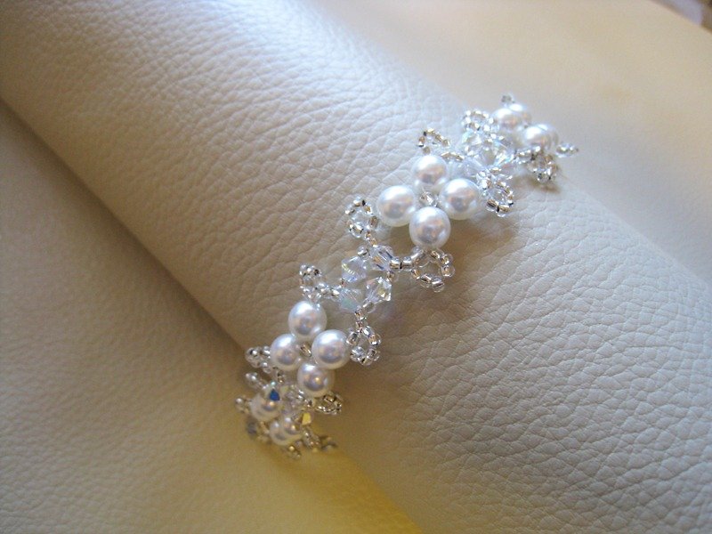 Silky Pearl & Swarovski Crystal Bracelets / SMC : White Bridal* - Bracelets - Other Materials White