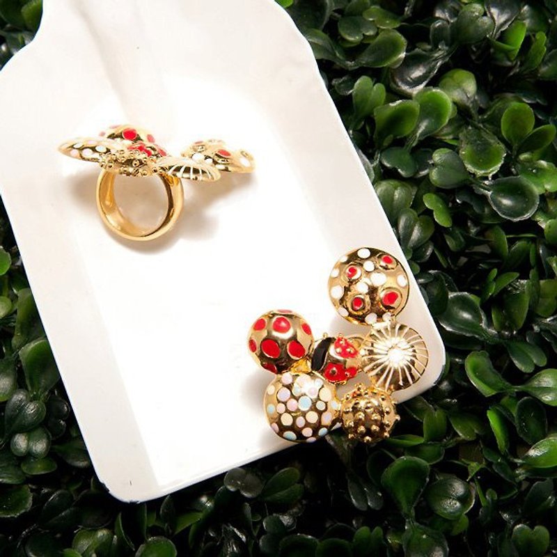 Blooming Mushroom Ring with Ladybug - แหวนทั่วไป - โลหะ สีแดง