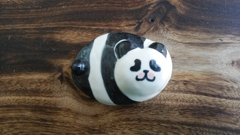 Ceramic Panda chopsticks holder - ผ้ารองโต๊ะ/ของตกแต่ง - วัสดุอื่นๆ สีดำ