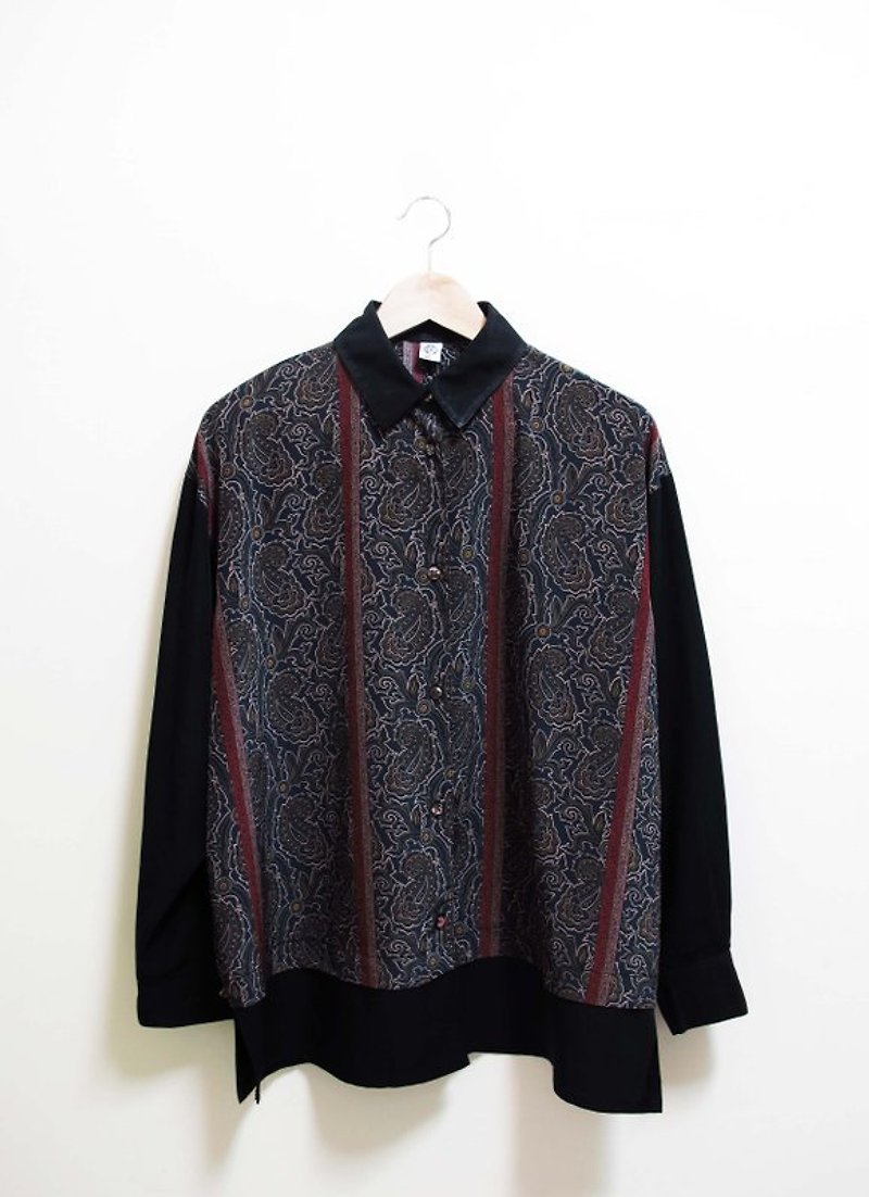 【Wahr】黑變形草襯衫 - Women's Shirts - Other Materials Black