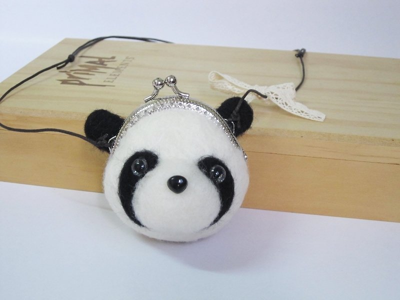 Miniyue sheep blanket animal mouth gold land series - panda (with lanyard) Taiwan manufacturing hand - Coin Purses - Wool White