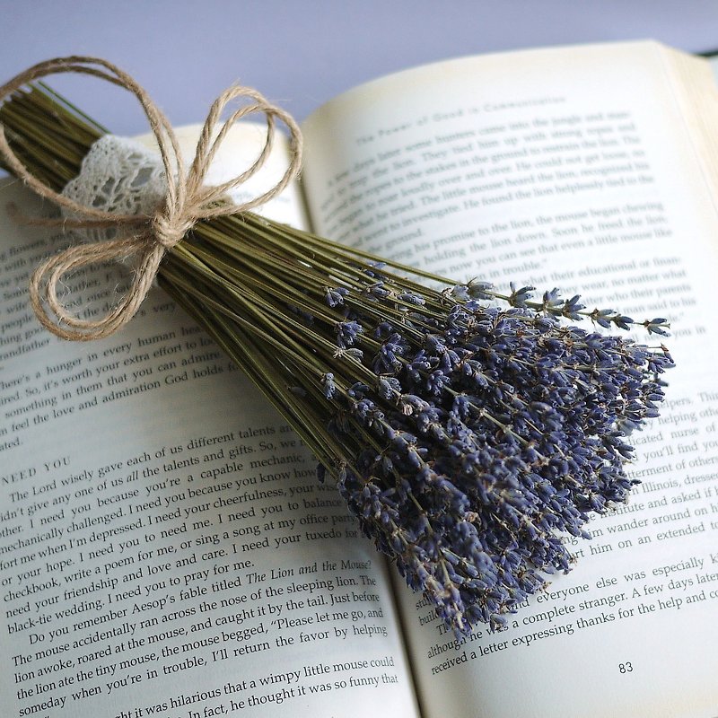 Pieces Praise - Provence lavender fragrance lace bouquet - ตกแต่งต้นไม้ - พืช/ดอกไม้ สีม่วง