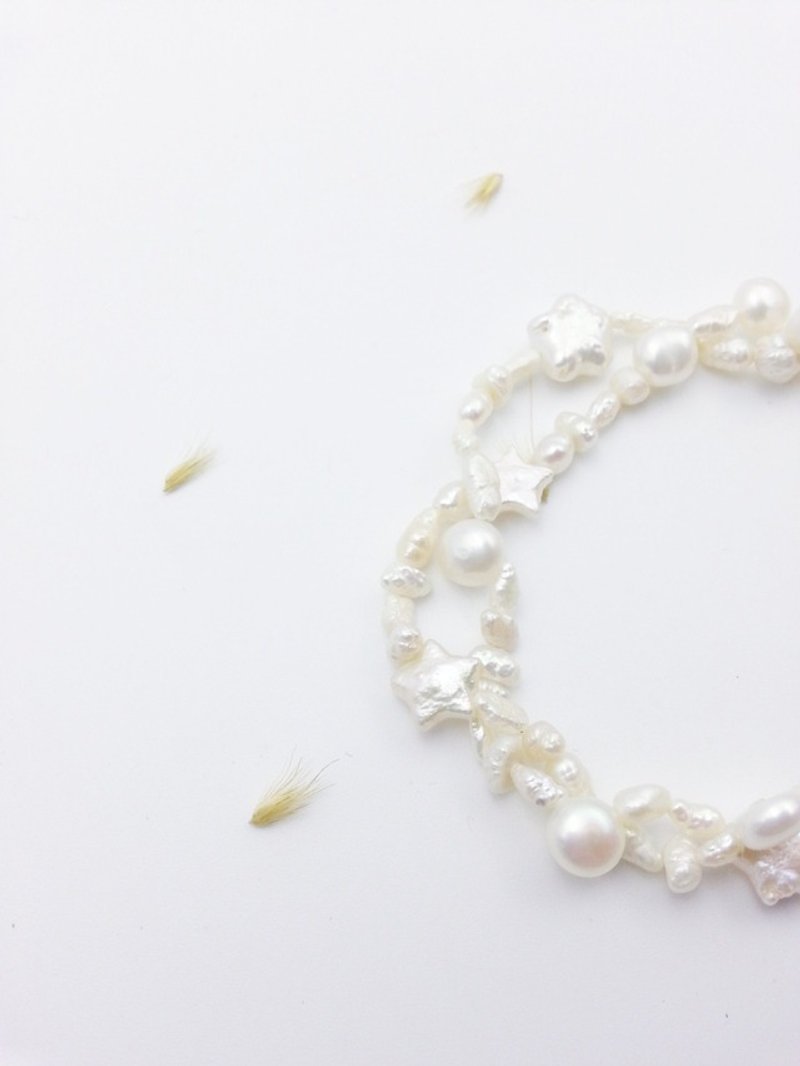 【Lost and find】 Starfish twisted multi-purpose freshwater pearl bracelet - สร้อยข้อมือ - เครื่องเพชรพลอย ขาว