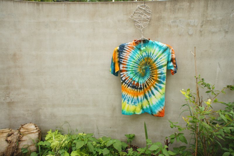 手染 紮染 綁染 全棉T-shirt 熱帶鳥 - 男 T 恤 - 棉．麻 多色