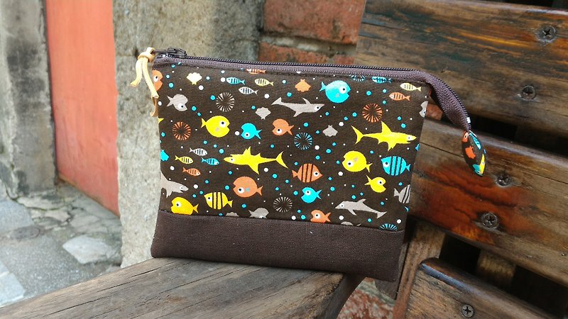 Five packs a lot of fish - Coin Purses - Cotton & Hemp Brown