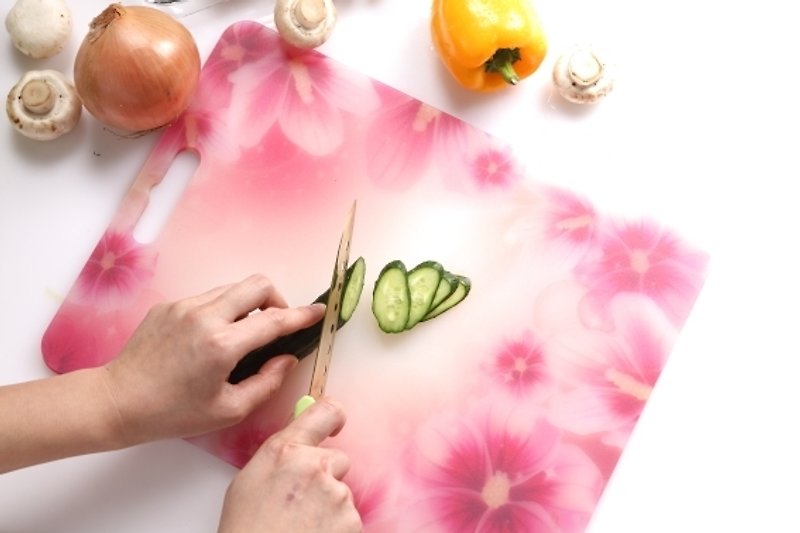 Creative chopping board, plastic cutting board, flower design, kitchen, kitchen supplies, camping tableware, cultural and creative gifts (middle) - เครื่องครัว - วัสดุอื่นๆ สึชมพู