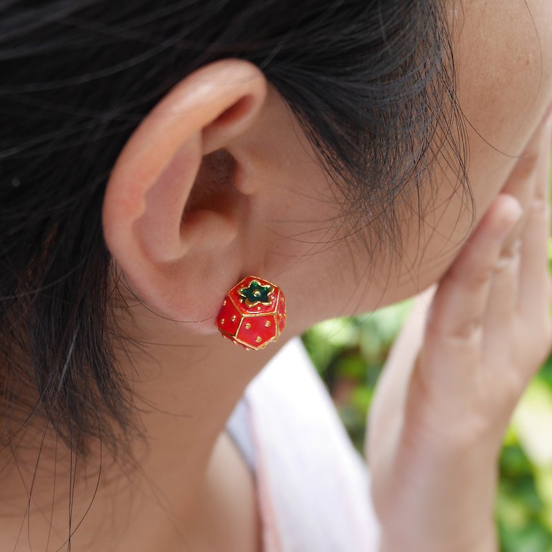 Glorikami 草莓耳環 - 耳環/耳夾 - 其他材質 紅色