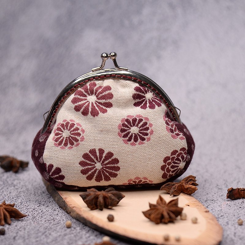 [Only one] Japanese style flower gold coin purse - Coin Purses - Other Materials Purple