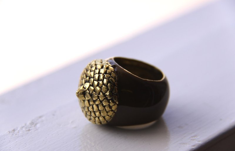 Nut ring by linen. - General Rings - Other Metals 