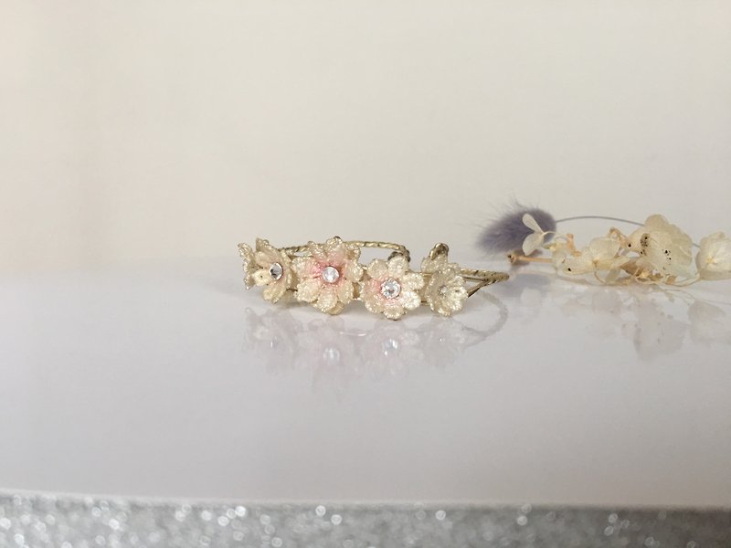 Asan first love of the season water lace bracelet - Bracelets - Other Materials 