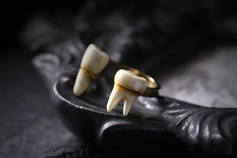 Teeth Ring - Handcraft Painted Version by Defy. - 戒指 - 其他金屬 