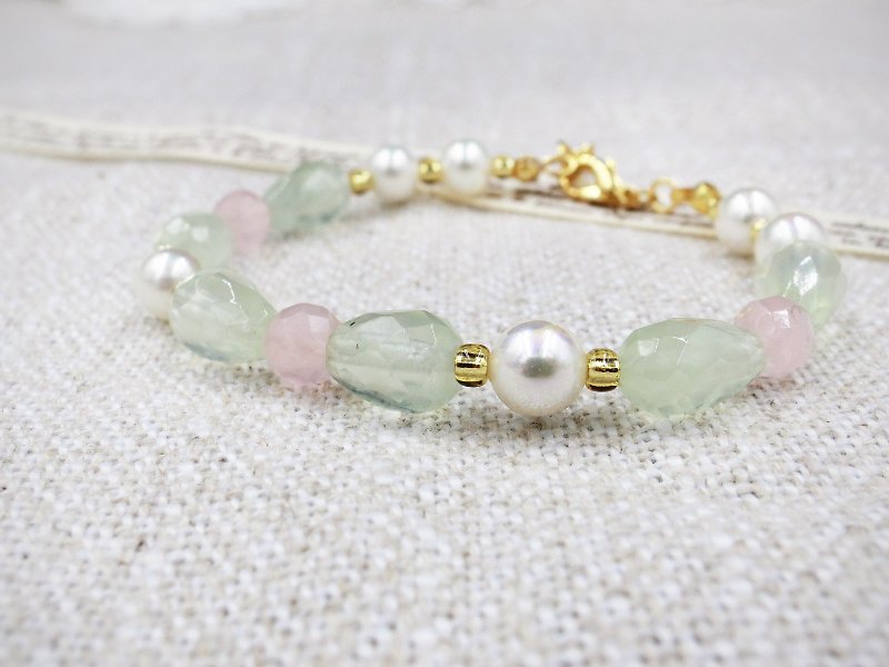 [Wagashi] Prehnite powder crystal pearl candy color bracelet - สร้อยข้อมือ - วัสดุอื่นๆ สึชมพู