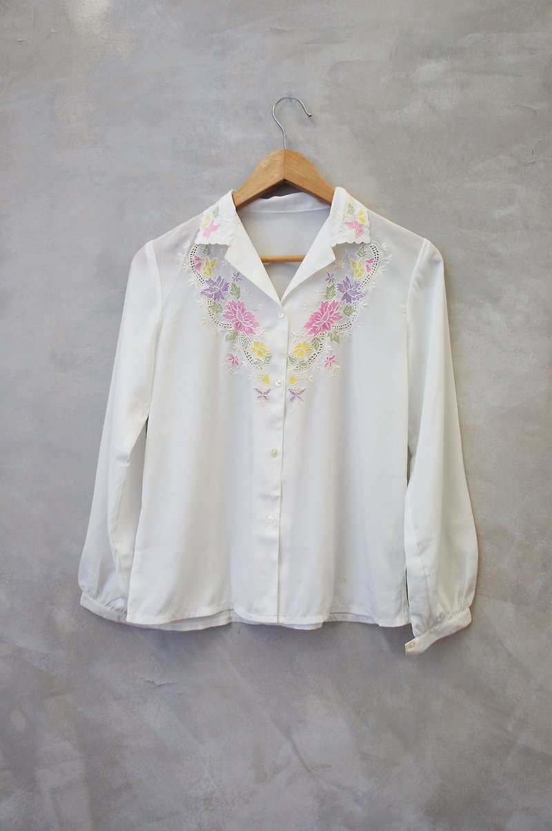 PdB vintage embroidered white chiffon shirt color - เสื้อเชิ้ตผู้หญิง - วัสดุอื่นๆ ขาว