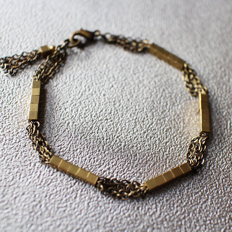 EF chain series NO.2 green square brass bronze chain bracelet - สร้อยข้อมือ - โลหะ สีนำ้ตาล