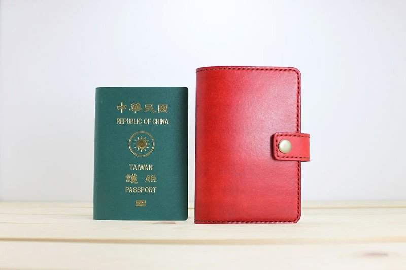 Leather Passport Holder - ที่ใส่บัตรคล้องคอ - หนังแท้ สีแดง