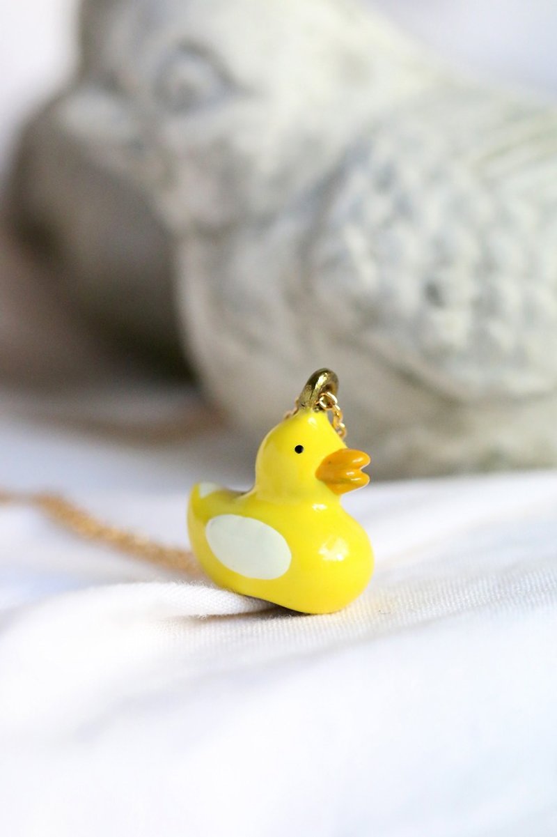 Yellow duck necklace by linen. - 項鍊 - 其他金屬 
