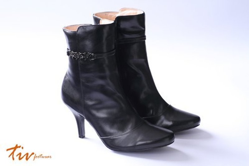 Temperament black fashion boots - รองเท้าบูทสั้นผู้หญิง - หนังแท้ สีดำ