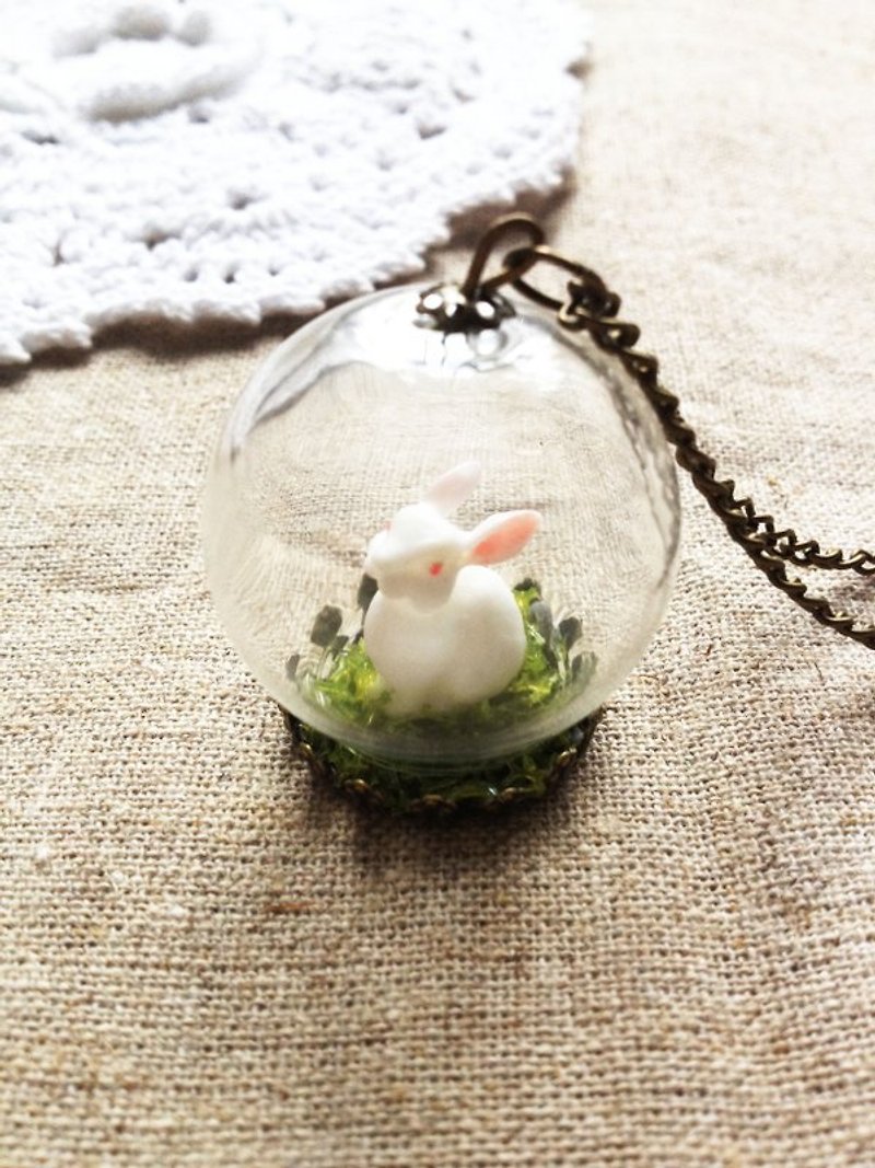 [Imykaka] ♥ crystal ball green grass small rabbit necklace Valentine - Necklaces - Glass Multicolor