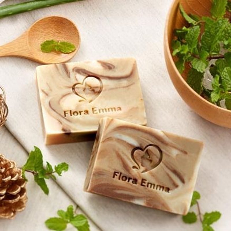 Emma 手工皂專家-薄荷蘆薈清爽皂 - 肥皂/手工皂 - 植物．花 咖啡色