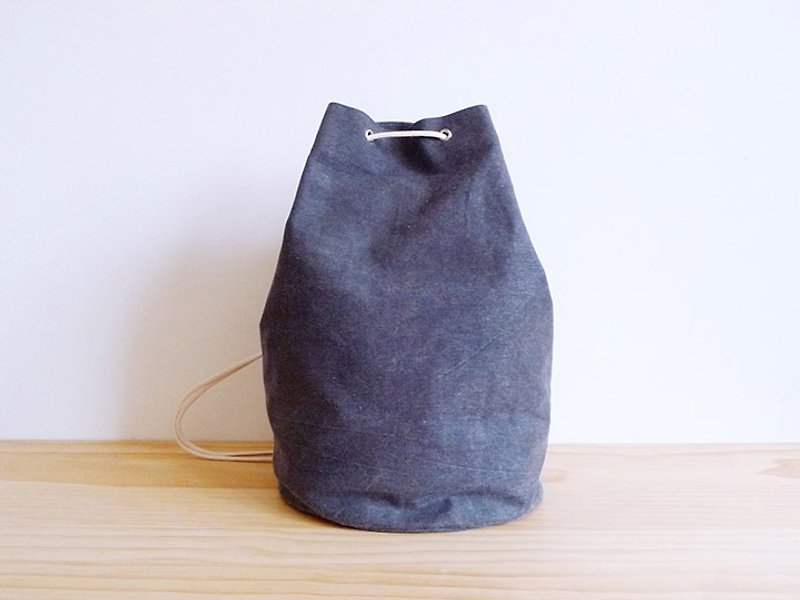 Vintage brushed black medium sailor bucket (round) type shoulder backpack - กระเป๋าหูรูด - ผ้าฝ้าย/ผ้าลินิน สีดำ