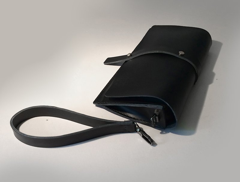 Zemoneni leather unisex shoulder bag and hand bag in black color - Clutch Bags - Genuine Leather Black