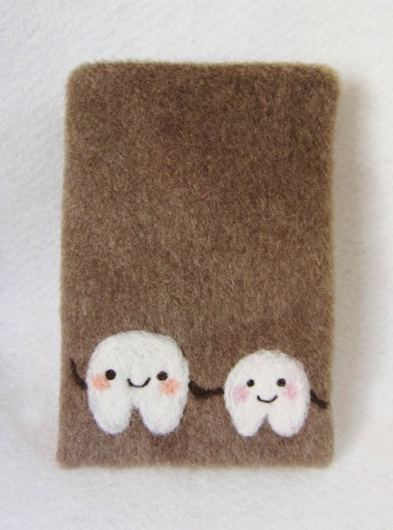 Deciduous hand in hand mobile phone sets are all New Zealand wool pattern can be customized with color can be free - เคส/ซองมือถือ - ขนแกะ สีนำ้ตาล