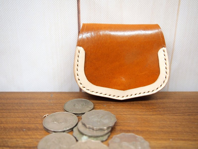 [Retro Series] hand-stitched leather beige horseshoe purse by Fabula Design Customized Retro - Coin Purses - Genuine Leather Brown