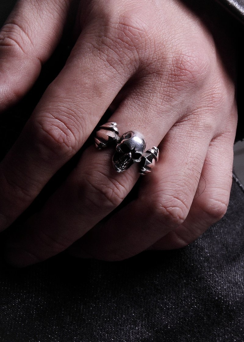 Skull ring M | 奔馳骷髏戒指  | Standard Collection - 戒指 - 純銀 銀色