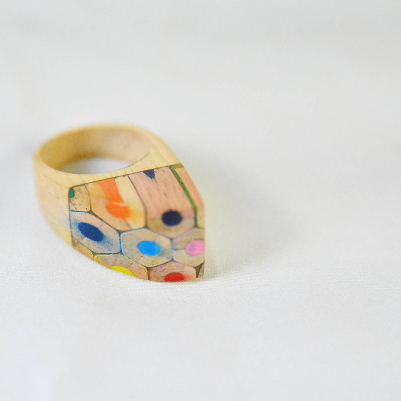 Recycling color pencil ring _ fair trade - แหวนทั่วไป - ไม้ หลากหลายสี