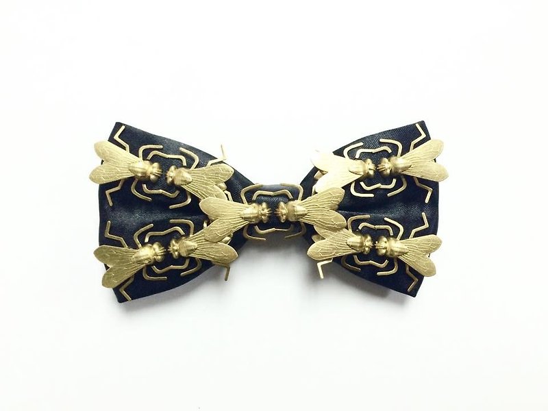 Gold bow tie flies Bowtie - Ties & Tie Clips - Other Materials 