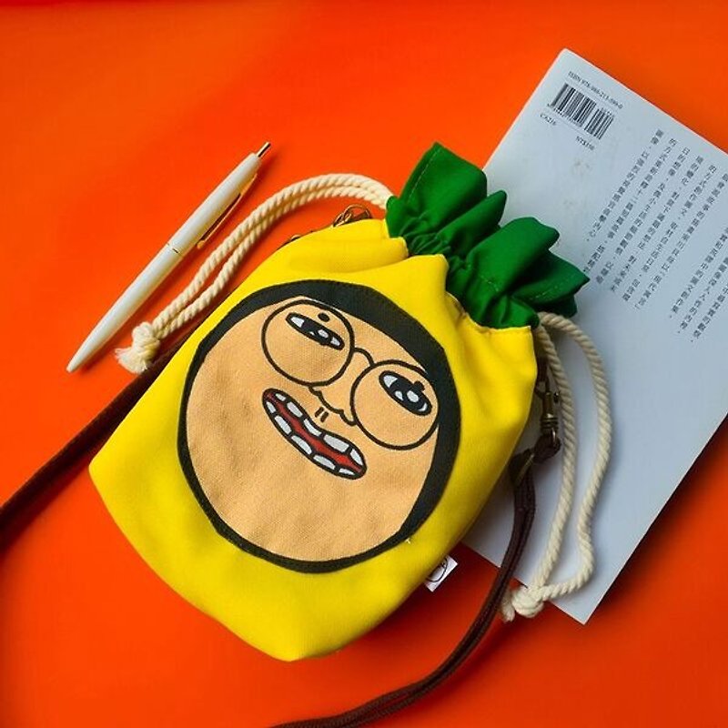 Mr.WEN - Carrot bag 002 - กระเป๋าแมสเซนเจอร์ - วัสดุอื่นๆ สีเหลือง