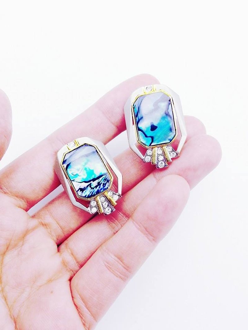 【Lost and find】 Antique abalone shell amphibole earrings - ต่างหู - วัสดุอื่นๆ หลากหลายสี