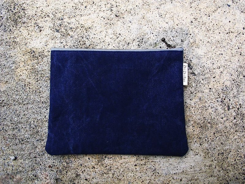 【ZhiZhiRen】Handmade Universal Bag-Washed Denim - กระเป๋าเครื่องสำอาง - วัสดุอื่นๆ สีน้ำเงิน