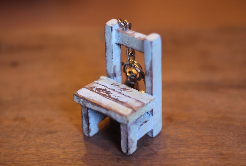 Mini old school chair ㅠ keychain /blue - Keychains - Wood Blue