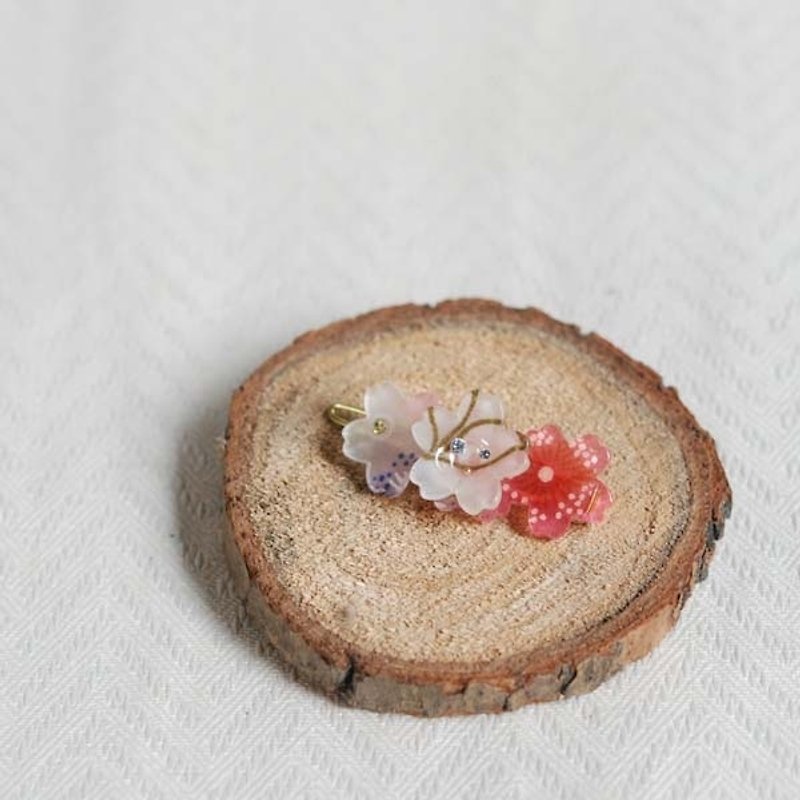 ソフト桜、さくら、小さなサイドクリップ、クリップ前髪の1ペア - ホワイト - ヘアアクセサリー - アクリル ホワイト