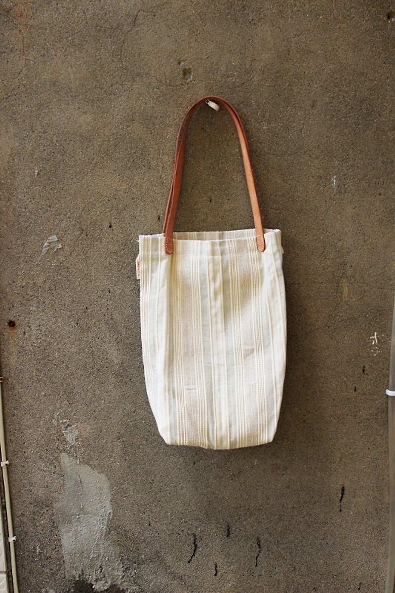 [0925] zhizhizhi the cow bark weaving bag / shoulder - Messenger Bags & Sling Bags - Other Materials White