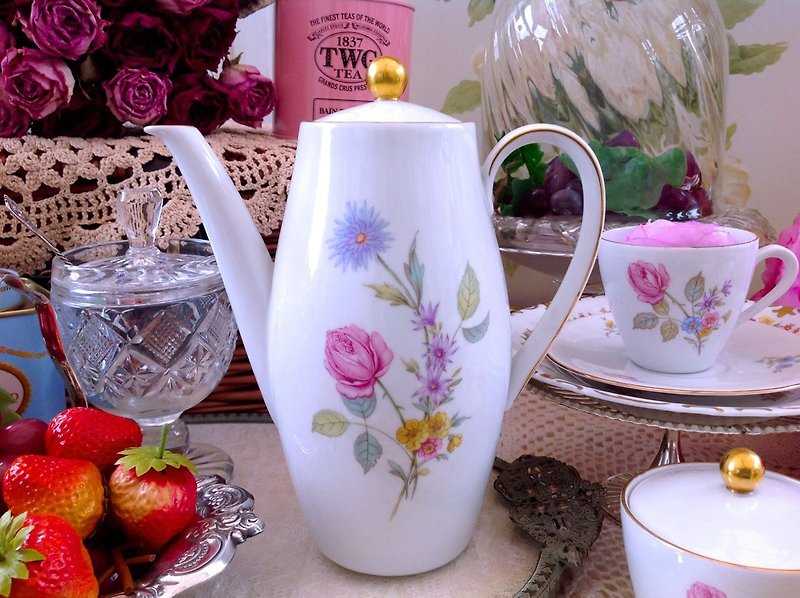♥ ♥ Annie crazy Antiquities Germany pink roses made of bone china flowers flower cup, coffee cups two groups - a romantic birthday gift tea - ถ้วย - วัสดุอื่นๆ สึชมพู