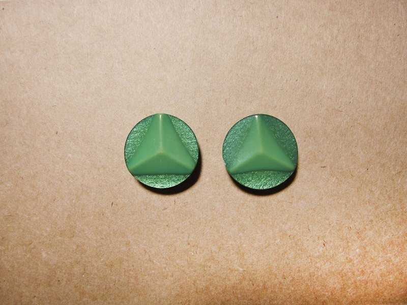 // 你是水舌我是我：：這是我的菜復古耳環 // （最後一副） - Earrings & Clip-ons - Plastic Green