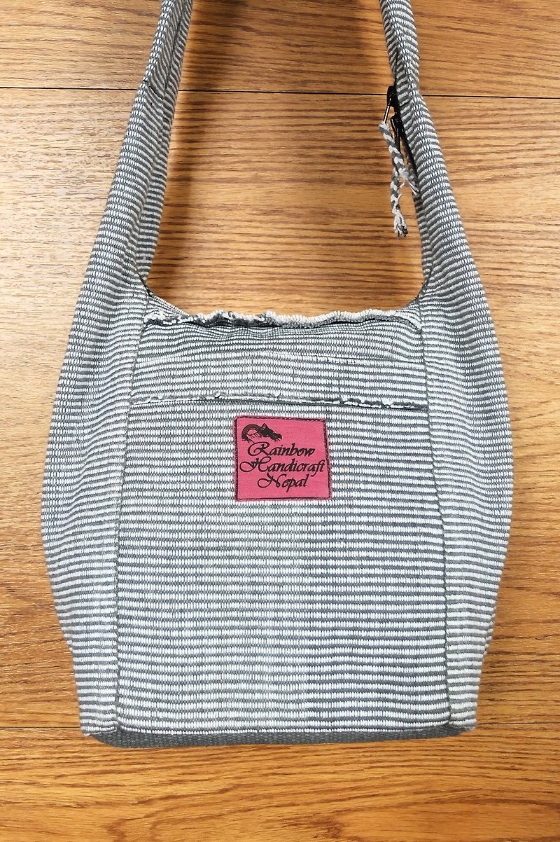 【Grooving the beats】Handmade Hand Woven Cross Body Bag / Hippie Bag / Hobo Bag / Boho Bag / Shoulder Bag （Stripe_Grey and White） - Messenger Bags & Sling Bags - Other Materials Gray
