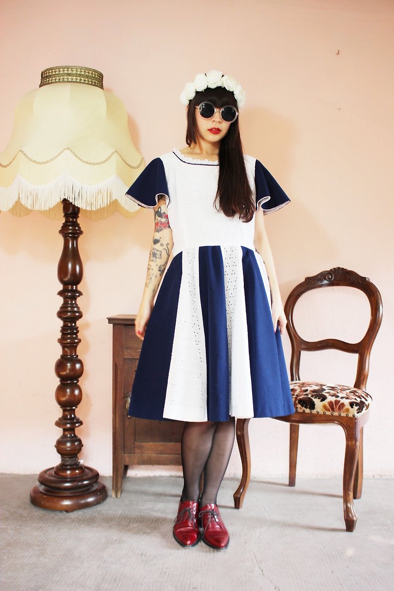 F996 (Vintage) dark blue stitching cotton white lace skirt big wave vintage dress (wedding / picnic / party) - One Piece Dresses - Other Materials Blue