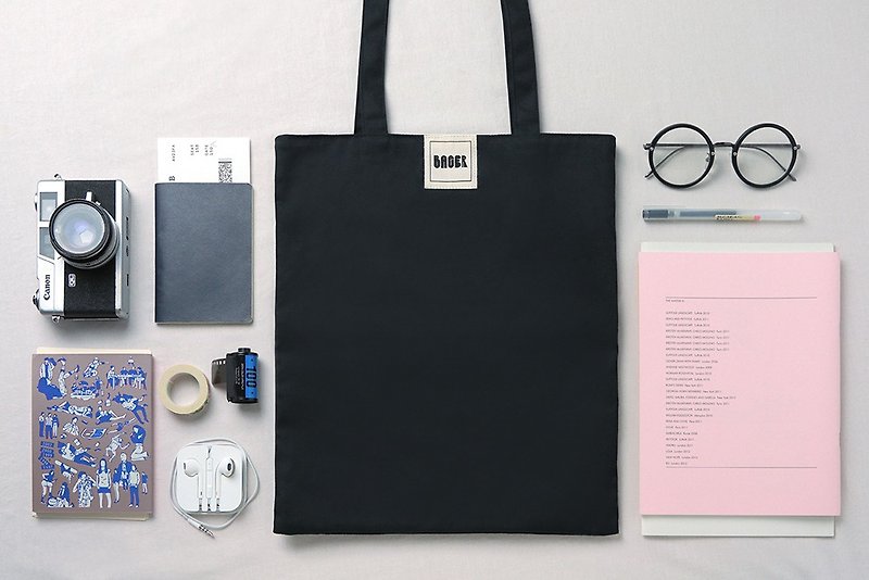 Muji Minimalist Plain Shoulder Canvas Bag (Medium) / Black - Messenger Bags & Sling Bags - Other Materials Black