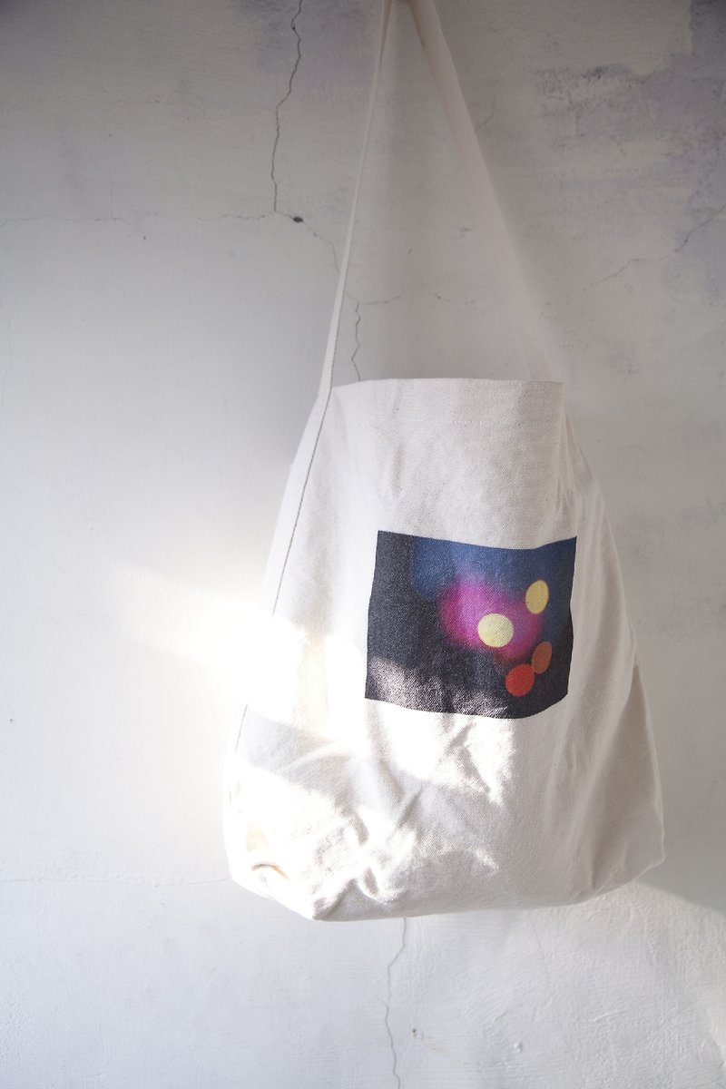 Tonight I hand - maiden spot image large canvas bag - กระเป๋าแมสเซนเจอร์ - วัสดุอื่นๆ ขาว