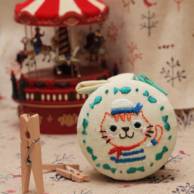 刺繡 ♥Hi 哇喜水手貓♥ 馬卡龍零錢包 吊飾 鑰匙圈 手作 婚禮小物 - 零錢包/小錢包 - 繡線 綠色